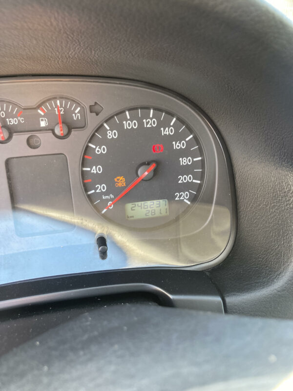 Volkswagen Golf IV 1.4i 75cv – Image 5