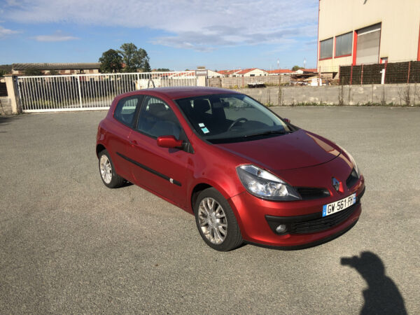 RENAULT CLIO III 1.6i 110CV
