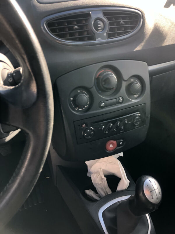 RENAULT CLIO III 1.6i 110CV – Image 6