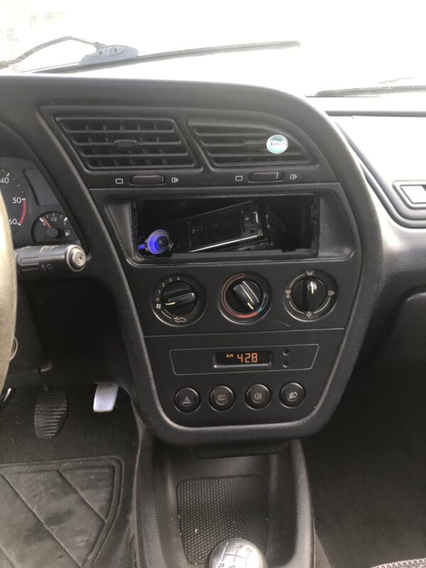 PEUGEOT 306 1.9 TD – Image 9