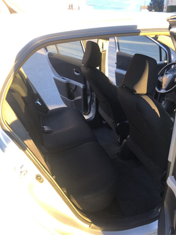 TOYOTA YARIS 1.4 D4D 90cv – Image 13