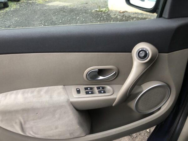 Renault Clio III 1.6 110cv – Image 15