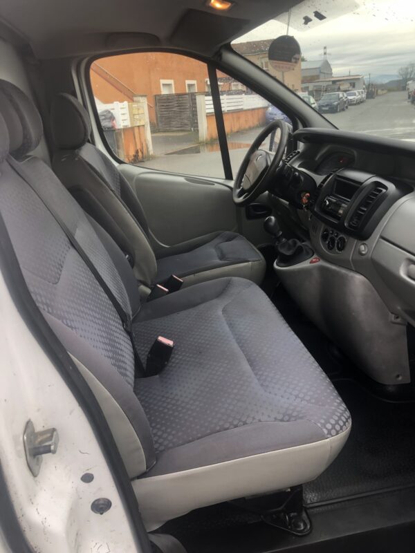 RENAULT TRAFIC 2.0 DCI 90cv – Image 12