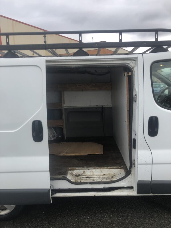 RENAULT TRAFIC 2.0 DCI 90cv – Image 14
