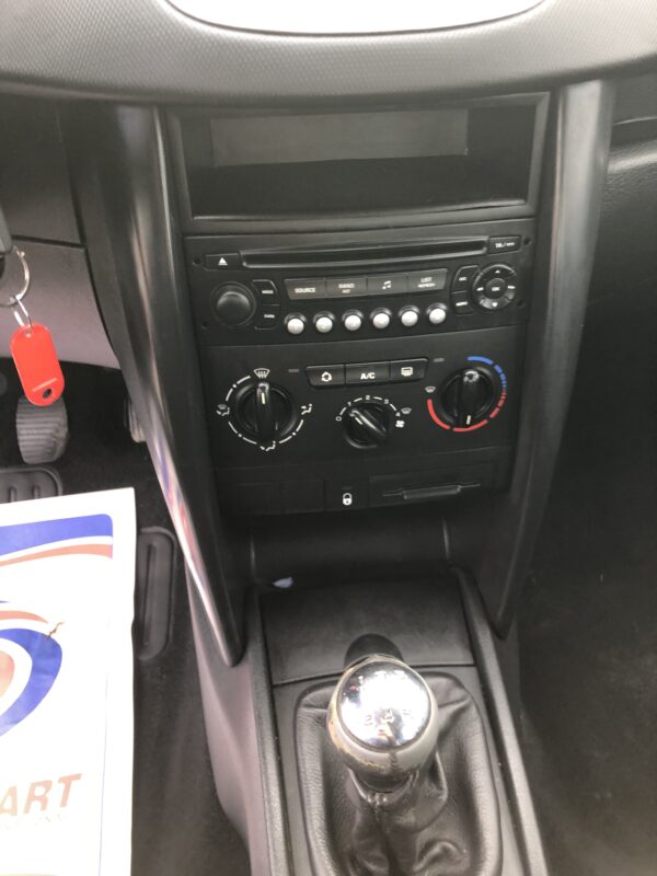 Peugeot 207 1.4 hdi 70cv – Image 9