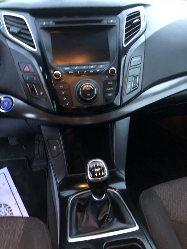 HYUNDAI I40 1.7 CRDI 136cv – Image 9