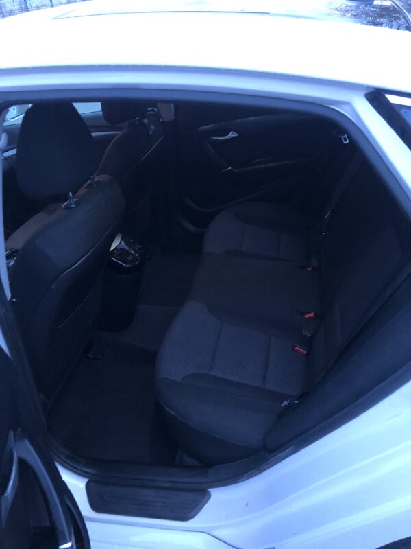 HYUNDAI I40 1.7 CRDI 136cv – Image 13