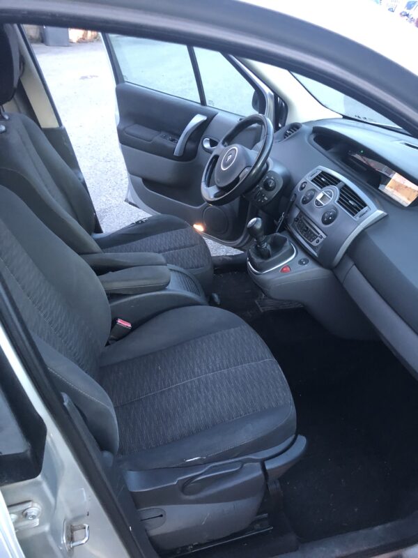 RENAULT SCENIC 1.5 Dci 105cv – Image 13