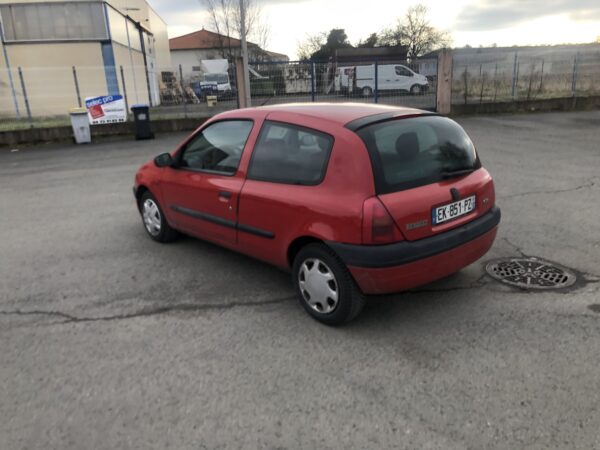 RENAULT CLIO II 1.6 BOITE AUTOMATIQUE – Image 7