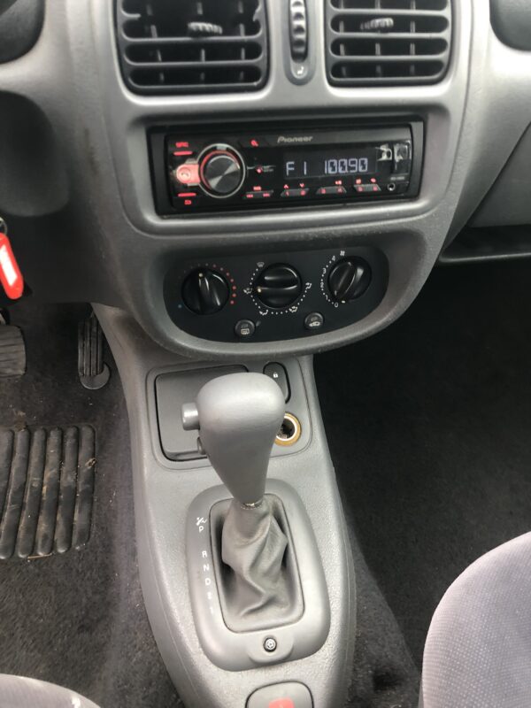 RENAULT CLIO II 1.6 BOITE AUTOMATIQUE – Image 9
