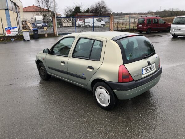RENAULT CLIO II 1.4 98cv – Image 8