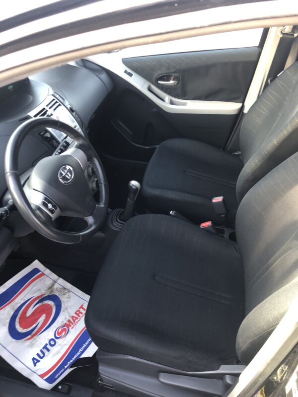 TOYOTA YARIS 1.4 D4D 90cv – Image 8