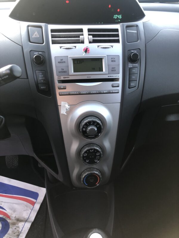 TOYOTA YARIS 1.4 D4D 90cv – Image 9