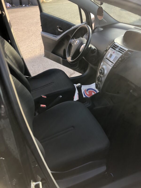 TOYOTA YARIS 1.4 D4D 90cv – Image 15