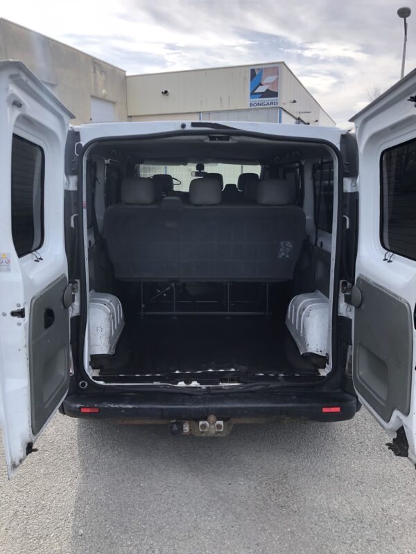 RENAULT TRAFIC 1.9 DCI COMBI LONG – Image 11