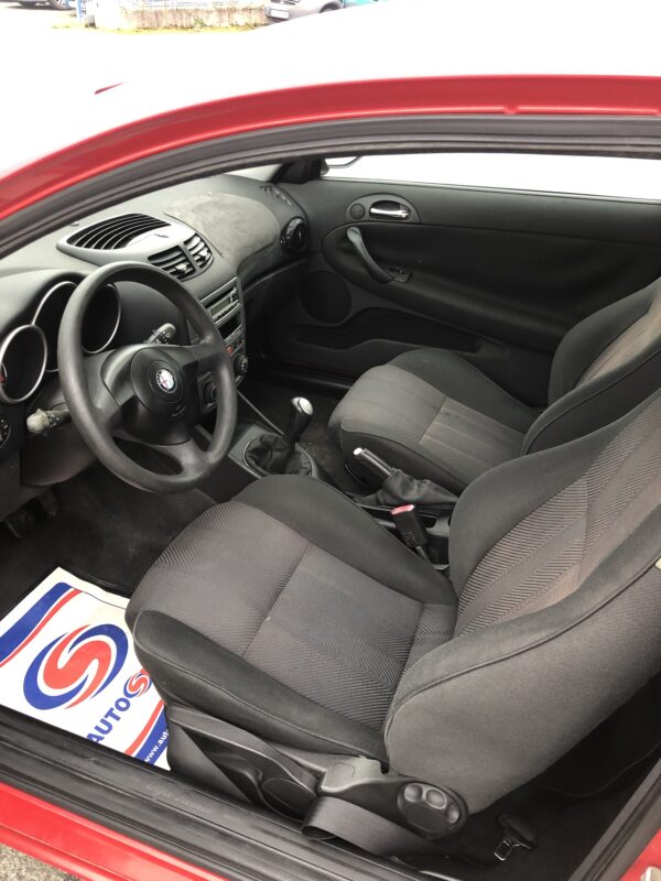Alfa Romeo 147 1.9 JTD 100cv – Image 8