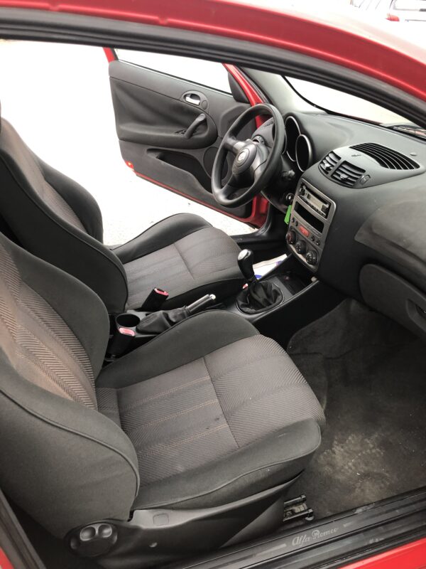 Alfa Romeo 147 1.9 JTD 100cv – Image 13